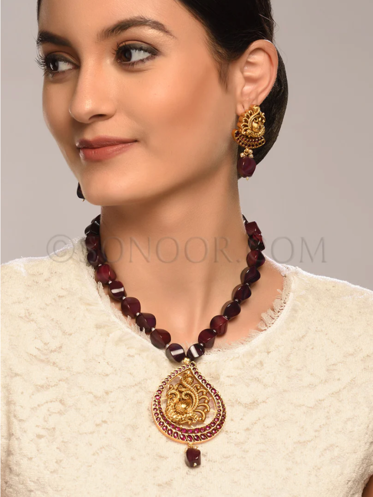 Elevate Your Style: Explore Exquisite Indian Pendant Collections at Sonoor